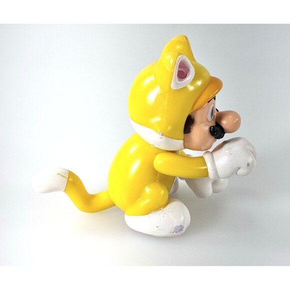 World of Nintendo Super Mario Cat Mario Jakks Pacific PVC Yellow & White Figure - Picture 2 of 9